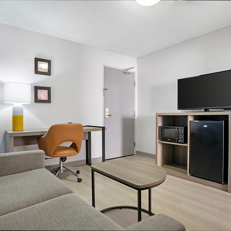 Comfort Inn & Suites Crystal Inn Sportsplex Гълфпорт Екстериор снимка