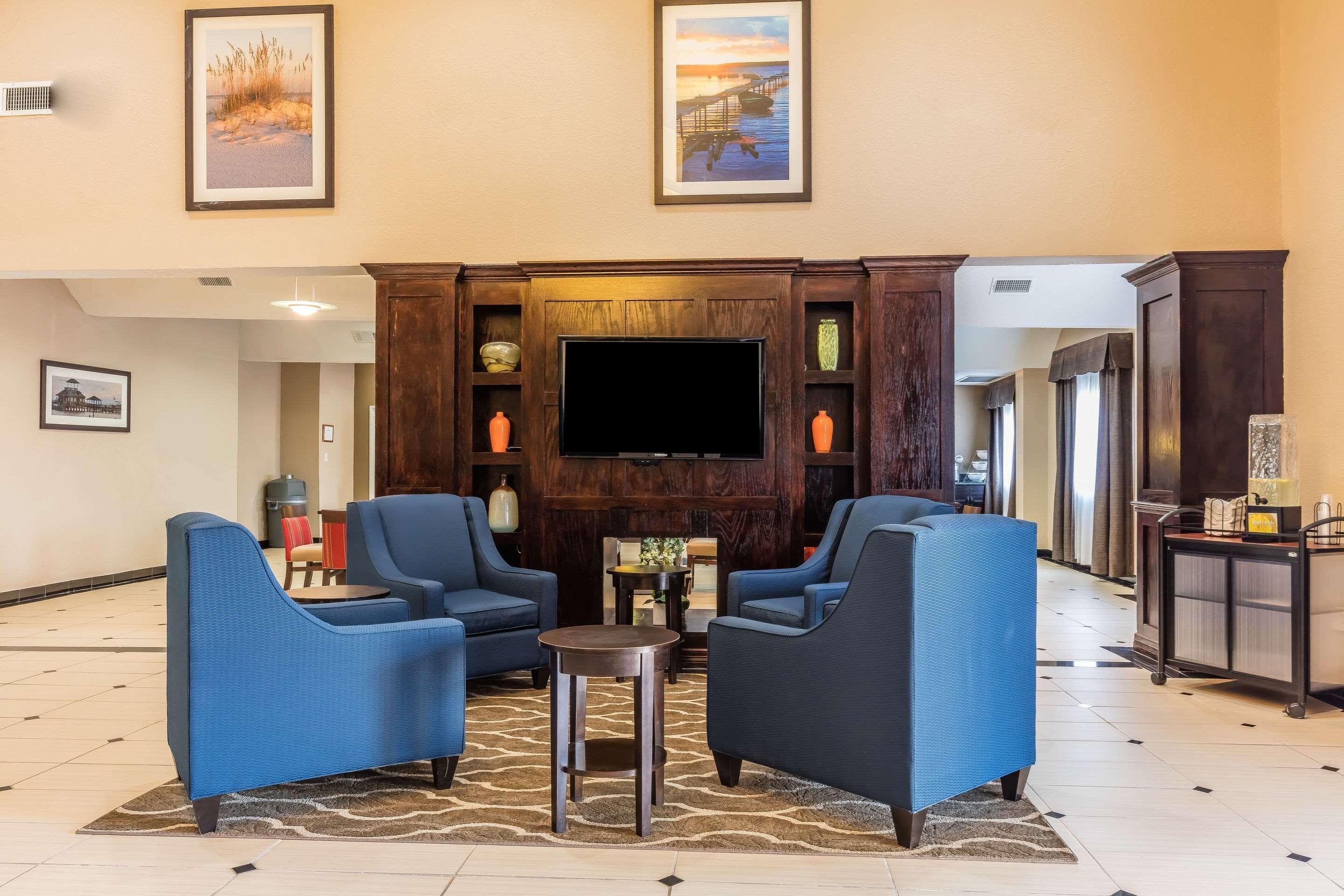 Comfort Inn & Suites Crystal Inn Sportsplex Гълфпорт Екстериор снимка