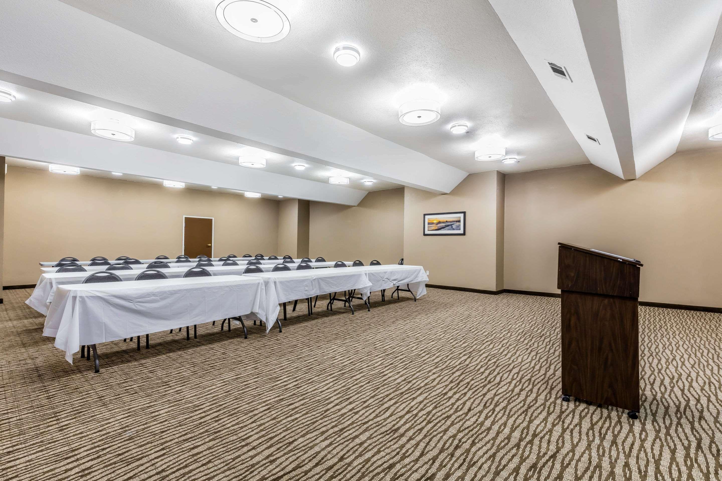 Comfort Inn & Suites Crystal Inn Sportsplex Гълфпорт Екстериор снимка