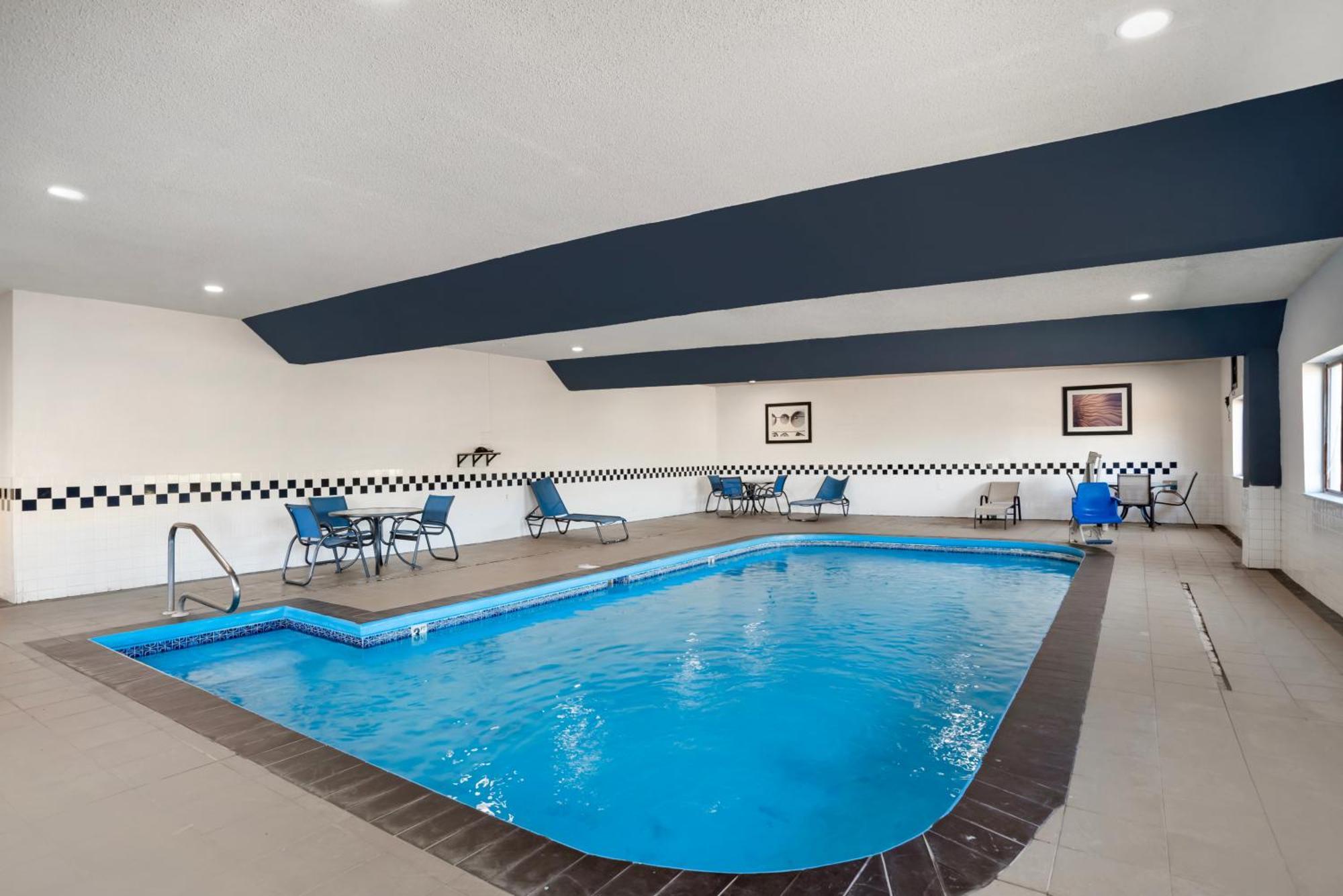 Comfort Inn & Suites Crystal Inn Sportsplex Гълфпорт Екстериор снимка