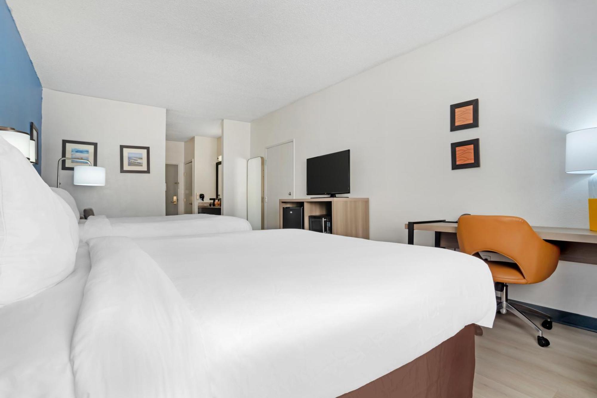 Comfort Inn & Suites Crystal Inn Sportsplex Гълфпорт Екстериор снимка