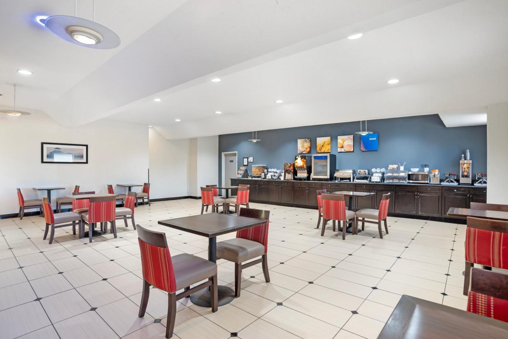 Comfort Inn & Suites Crystal Inn Sportsplex Гълфпорт Екстериор снимка