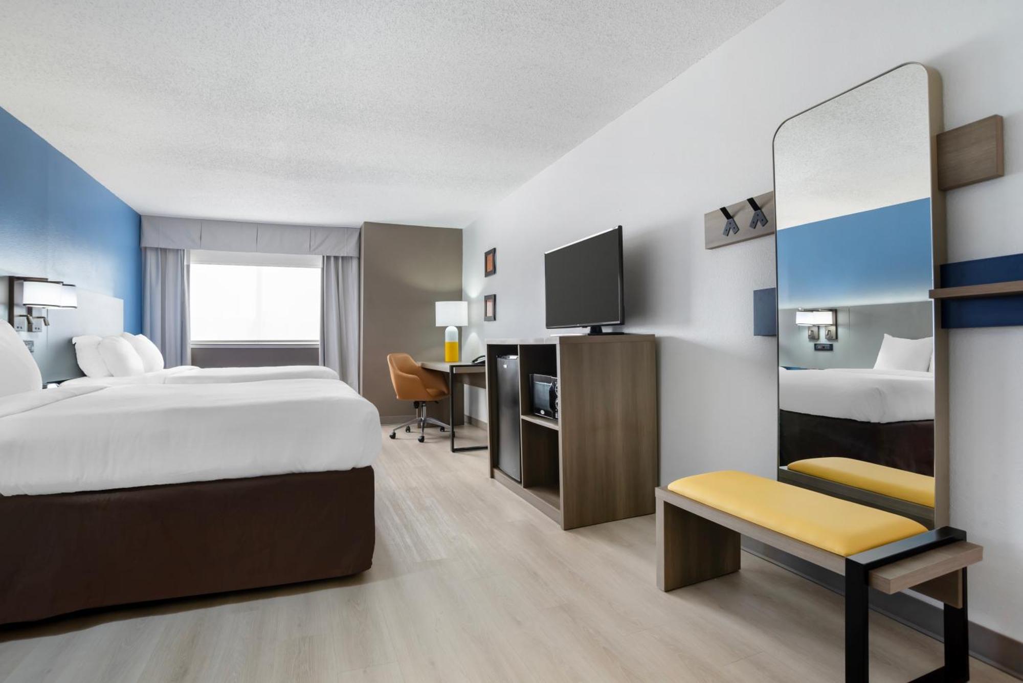 Comfort Inn & Suites Crystal Inn Sportsplex Гълфпорт Екстериор снимка